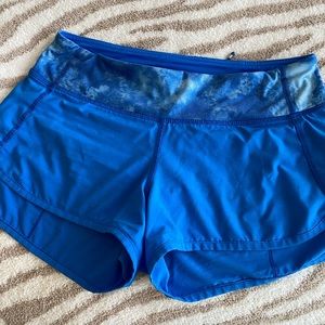 Size 4, 2.5 inch speed up lululemon shorts